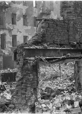 Zniszczenia zabudowy przy ulicy Marszałkowskiej