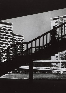 Fragment Trasy Łazienkowskiej i osiedla "Torwar"