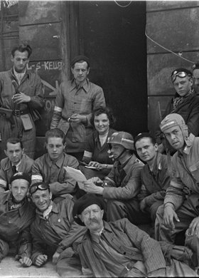 Żołnierze z kompanii "Andrzej" Zgrupowania AK "Bartkiewicz"