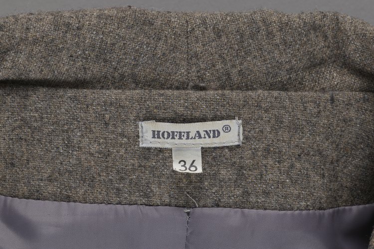 Żakiet damski w kolorze szarym