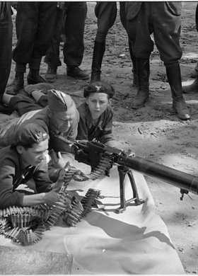 Nauka obsługi karabinu maszynowego MG 08/15