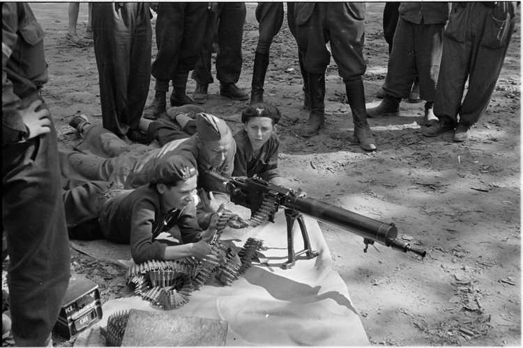 Nauka obsługi karabinu maszynowego MG 08/15