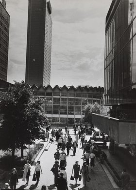 Śródmiejski Mall, the PKO Rotunda and Hotel Forum