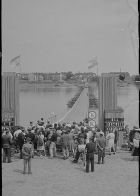 Most pontonowy na Wiśle