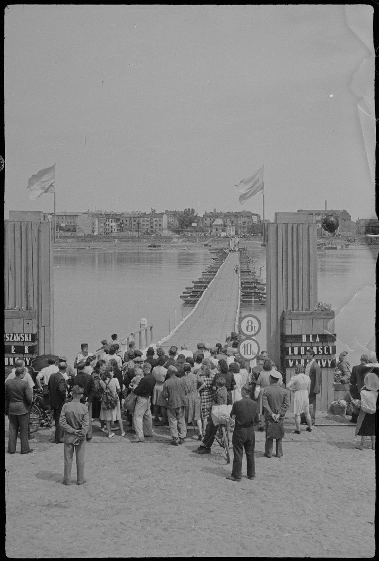 Most pontonowy na Wiśle