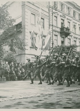 Defilada wojskowa z okazji Święta Żołnierza w rocznicę Bitwy Warszawskiej 1920