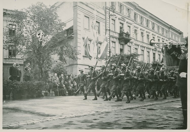 Defilada wojskowa z okazji Święta Żołnierza w rocznicę Bitwy Warszawskiej 1920