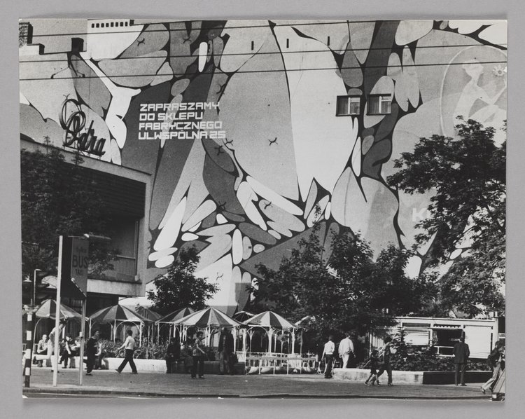 Marszałkowska St.; advertisement mural of the Celia cosmetics company