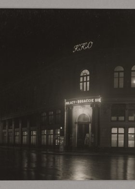 Gmach Krajowej Kasy Oszczędności (KKO) nocą