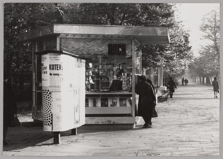 Kiosk Ruchu w Alejach Ujazdowskich