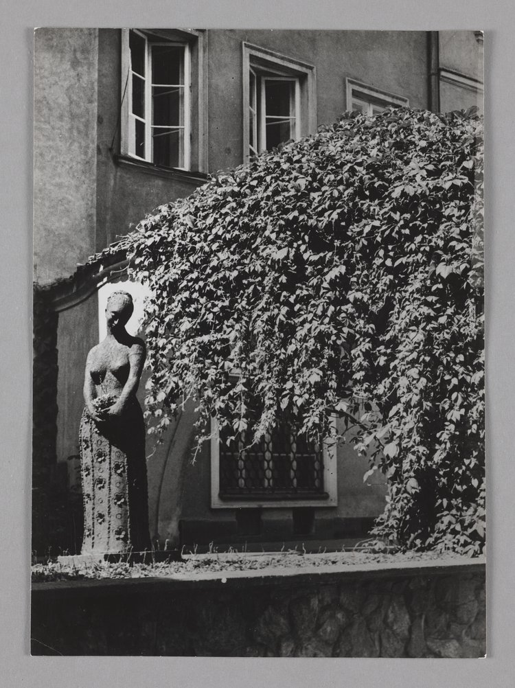 Kwiaciarka autorstwa Ireny Nadachowskiej