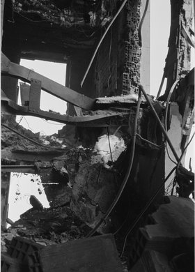 Zniszczone wnętrze gmachu Towarzystwa Ubezpieczeń "Prudential "