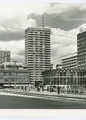 Ściana Wschodnia przy ulicy Marszałkowskiej