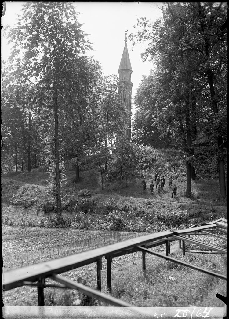 Minaret na terenie dawnego ogrodu "Na Książęcem"