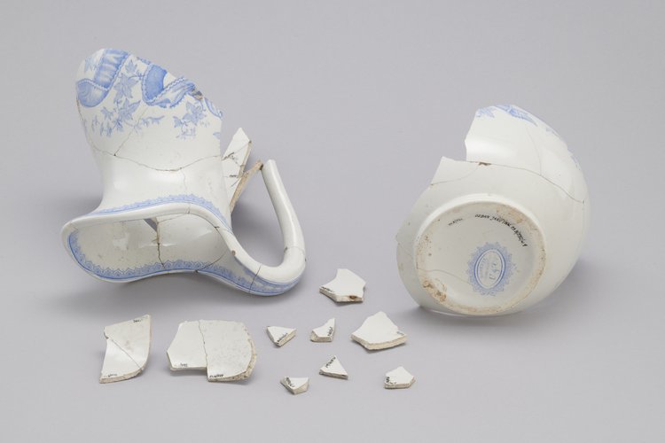 Dzban fajansowy, tzw. kąpielowy