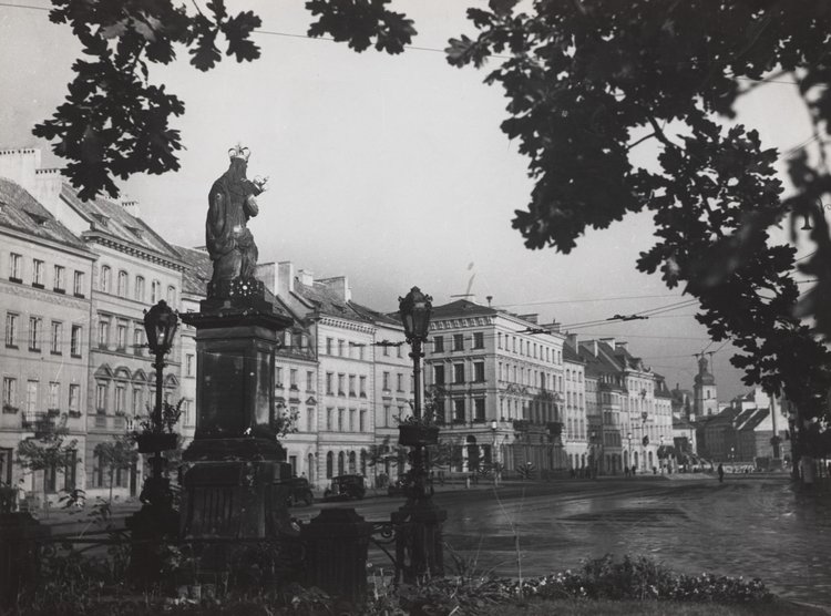 Statue of the Virgin Mary of Passau on Krakowskie Przedmieście Street