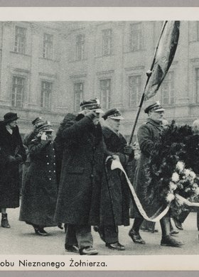 Weterani powstania styczniowego przy Grobie Nieznanego Żołnierza