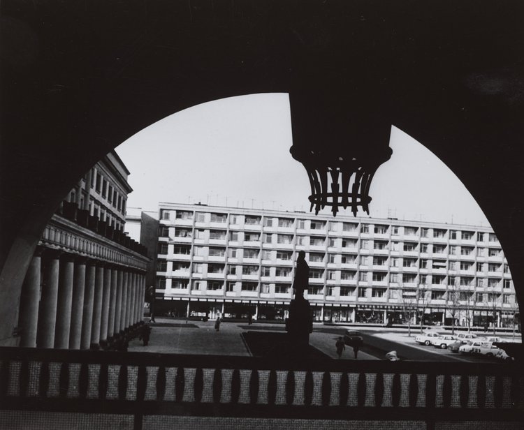 Pomnik Stanisława Moniuszki na placu Teatralnym