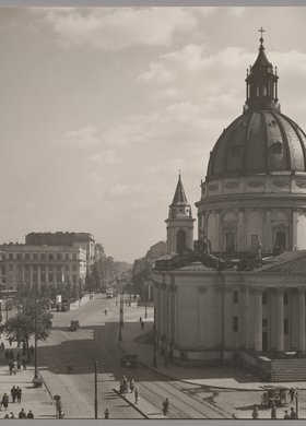 Plac Trzech Krzyży z kościołem św. Aleksandra i perspektywa Alej Ujazdowskich