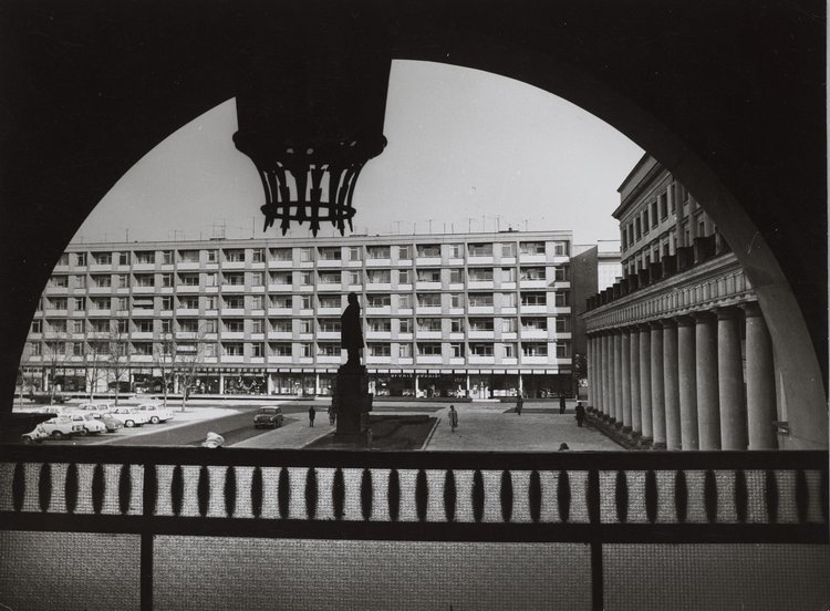 Pomnik Stanisława Moniuszki na placu Teatralnym