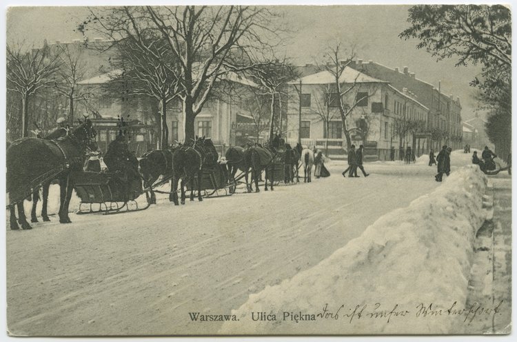 Postój sań na ulicy Pięknej przy Parku Ujazdowskim