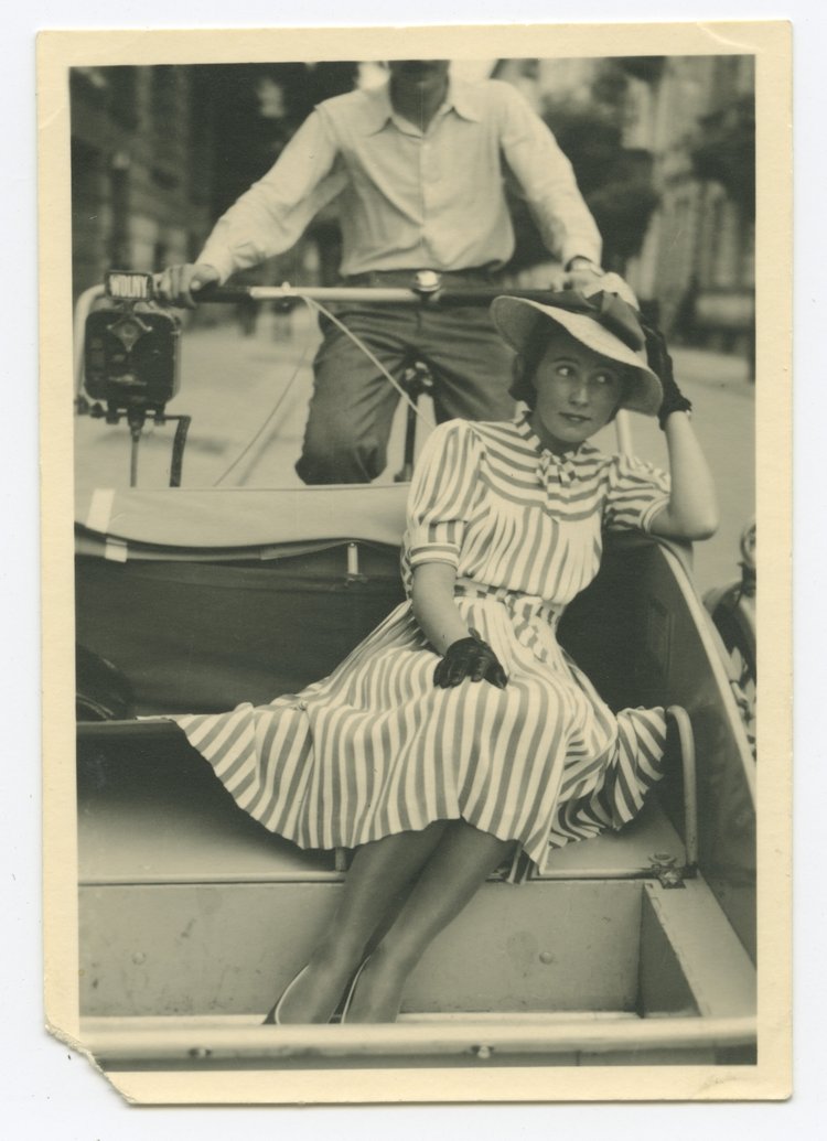 Portret Jadwigi Arciszewskiej w rikszy