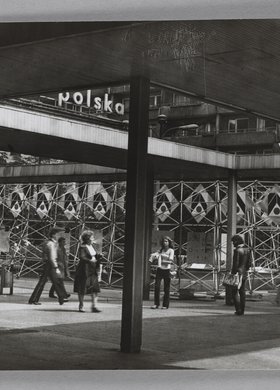 Śródmiejski Mall (currently Stefana “Wiecha” Wiecheckiego Mall) and an outdoor exhibition