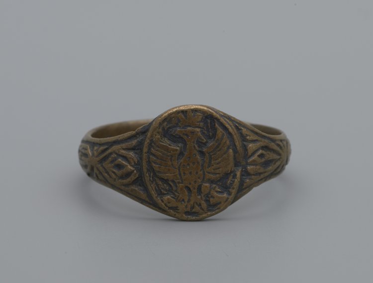 Pierścień w formie sygnetu