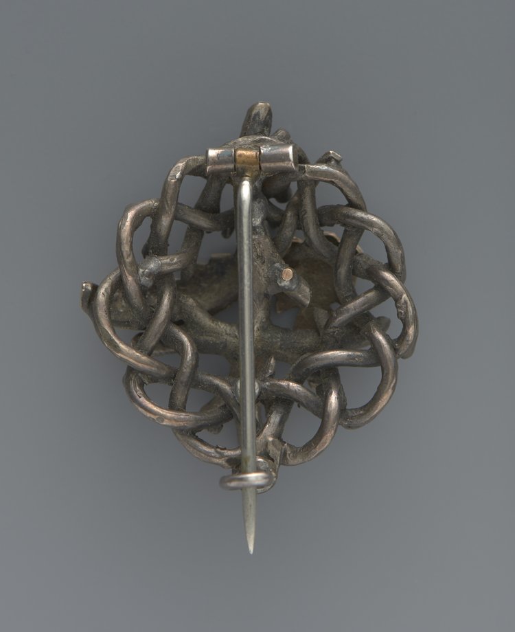 Broszka z symbolami patriotycznymi