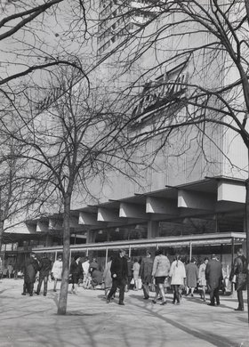 Dom Handlowy "Sezam" przy ulicy Marszałkowskiej