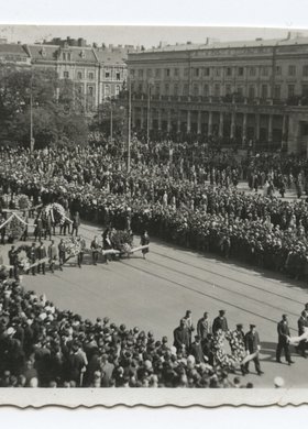 Pogrzeb pilotów Franciszka Żwirki i Stanisława Wigury