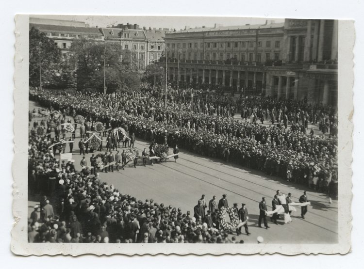 Pogrzeb pilotów Franciszka Żwirki i Stanisława Wigury