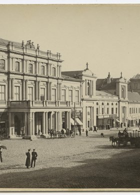 Krakowskie Przedmieście, widok na Resursę Obywatelską i Towarzystwo Dobroczynności