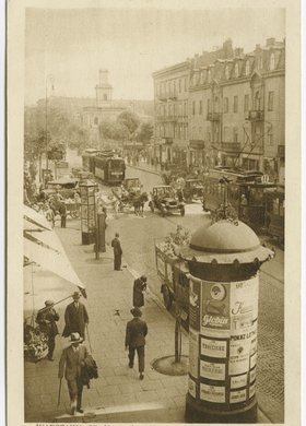 Ulica Marszałkowska przy skrzyżowaniu z ulicą Chmielną