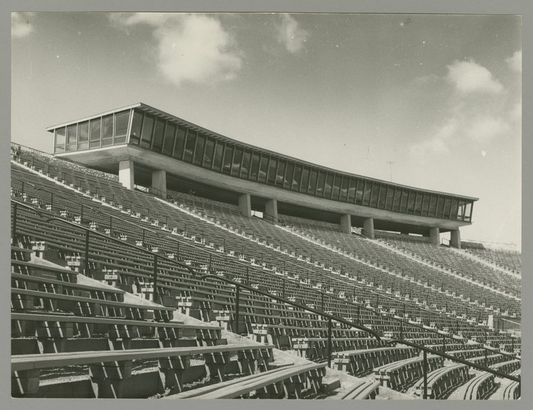 Stadion Dziesięciolecia - trybuny i pawilon prasowy