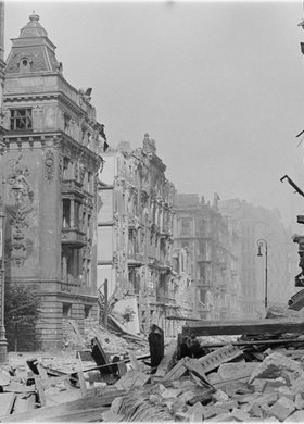 Zniszczenia zabudowy przy ulicy Szpitalnej