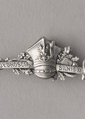 Broszka upamiętniająca proklamację Królestwa Polskiego 5 listopada 1916