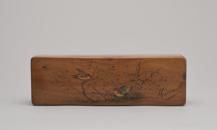 Pudełko na rękawiczki damskie z intarsją z ptaszkami - gilami