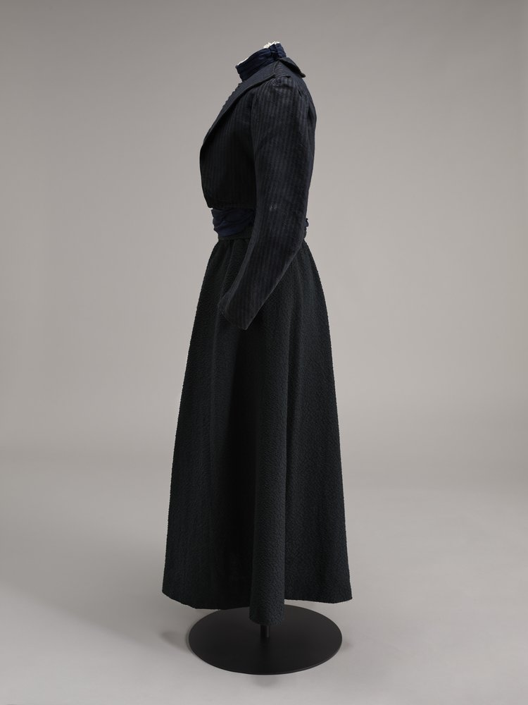 Kostium damski granatowy: bolerko, spódnica, bluzka-przodzik