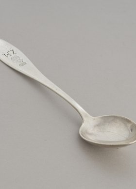 Łyżeczki do herbaty z wizerunkiem Syreny i monogramem Z. M.