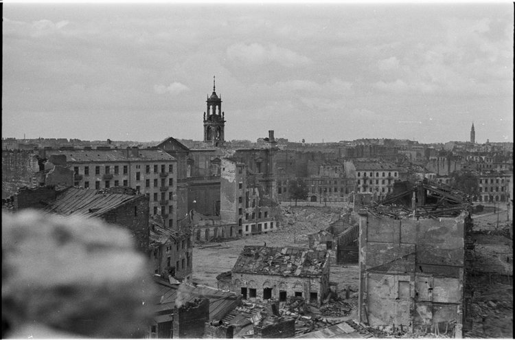 Panorama ruin zabudowy w rejonie placu Grzybowskiego