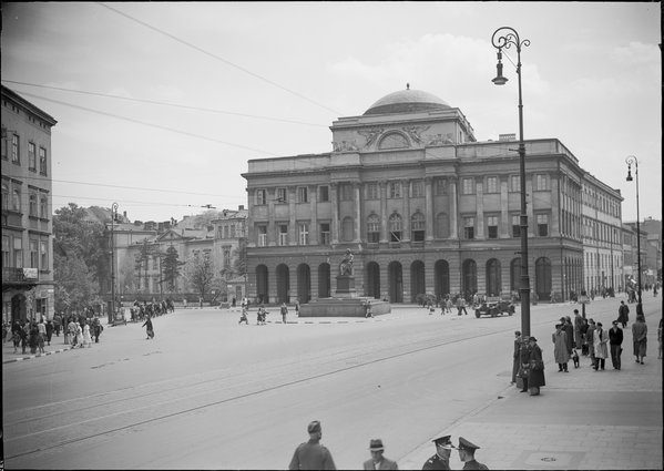 Pałac Staszica i pomnik Mikołaja Kopernika