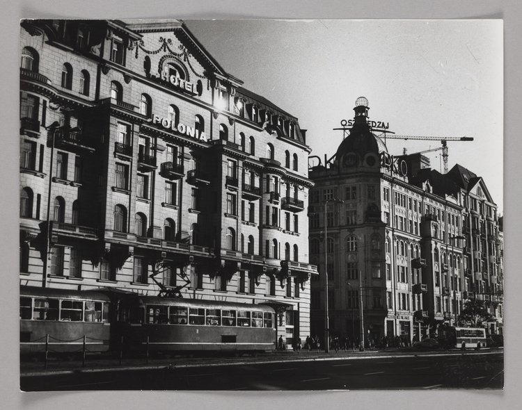 Aleje Jerozolimskie i hotel Polonia