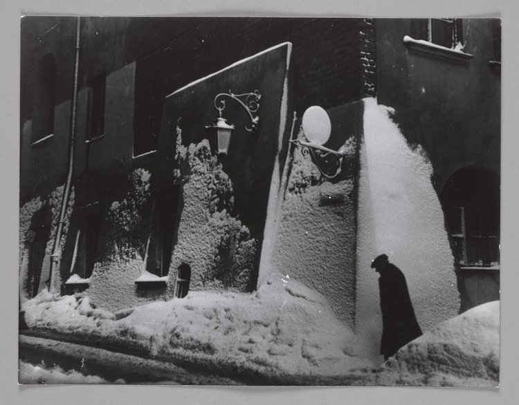 Ulica Wąski Dunaj na Starym Mieście zimą