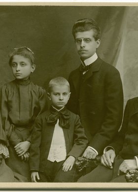 Portret nieznanej rodziny