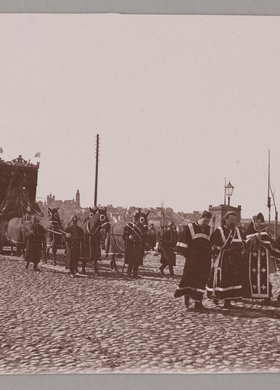 Pogrzeb prawosławny, kondukt na ulicy Aleksandrowskiej (obecnie: Aleja "Solidarności")