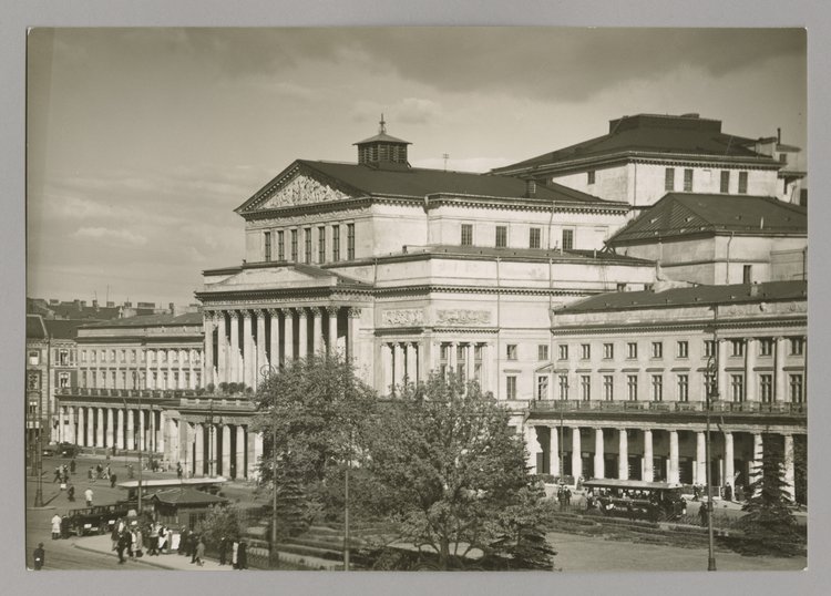 Gmach Teatru Wielkiego na placu Teatralnym