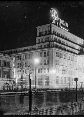 Bank Gospodarstwa Krajowego nocą