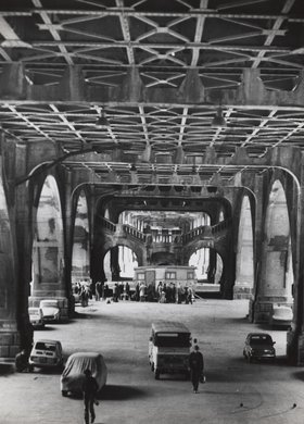 Under the Poniatowski bridge viaduct