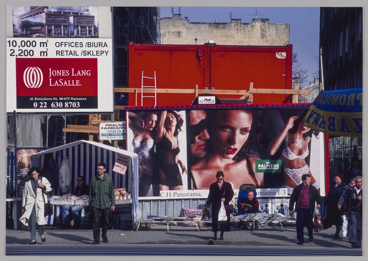 Handel przy ulicy Puławskiej, okolice dawnego kina Moskwa